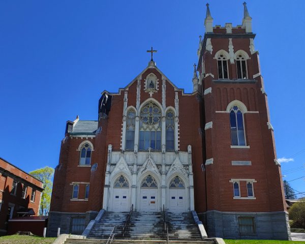 SaintLouisChurchFront